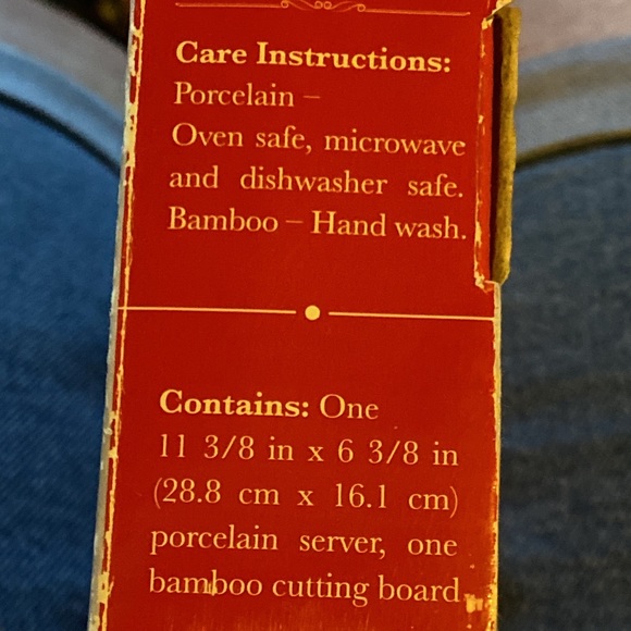 New Sandra two piece porcelain server and bamboo cutting board set - Picture 9 of 10